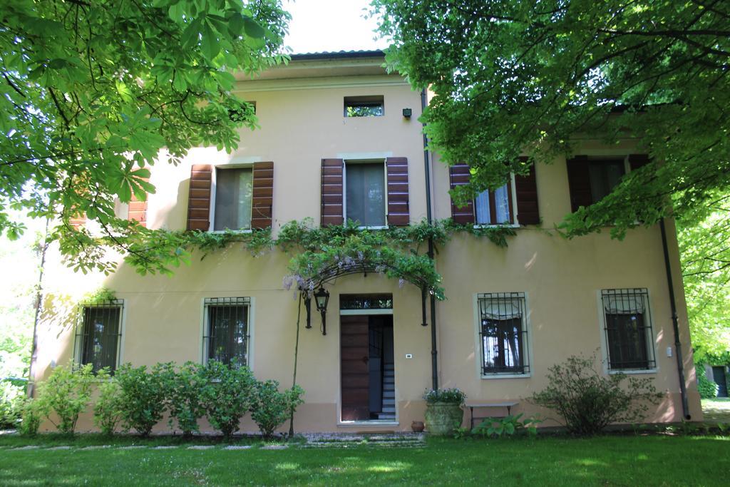 Corte Ginepro Bed & Breakfast Roncoferraro Exterior photo