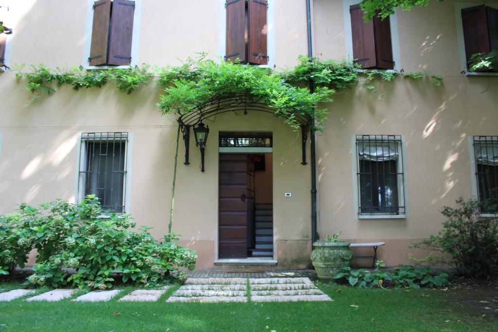 Corte Ginepro Bed & Breakfast Roncoferraro Exterior photo